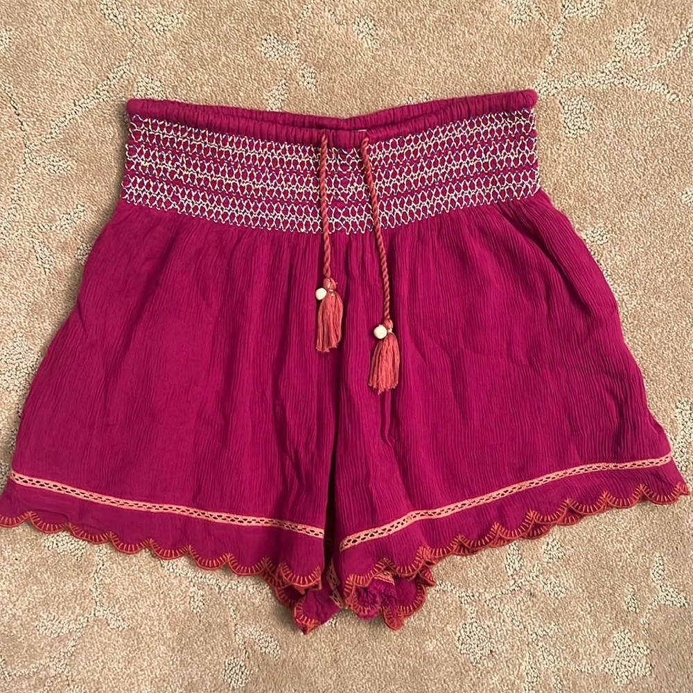 NWT Blue Rain Fuchsia Smocked Shorts, Small